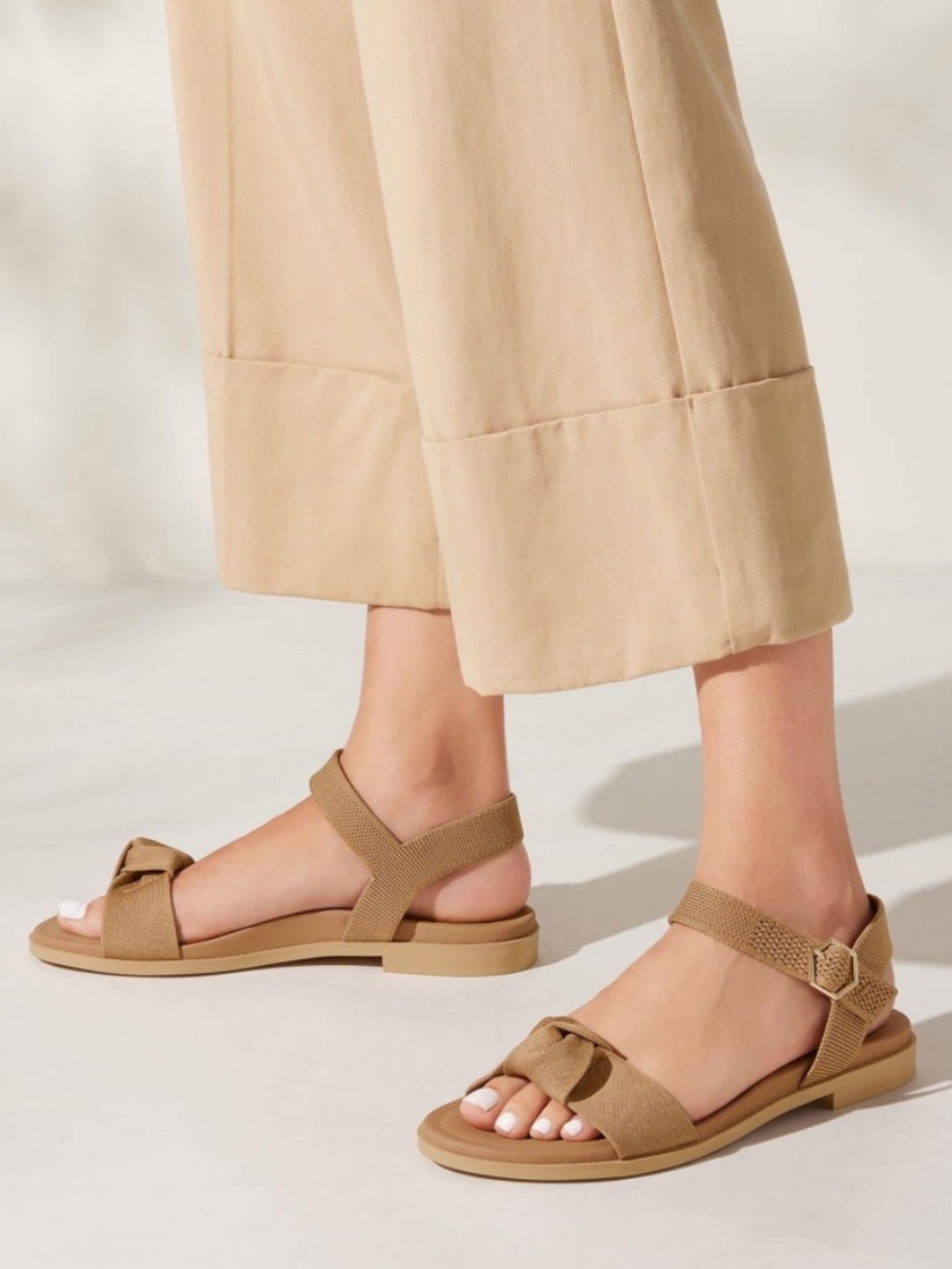 VIVAIA Paloma Arch Pro Adapt All Sandals size 7.5